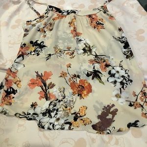 ELN FLOWLY FLORAL TOP S loft  UNDER $14 are 8/$$30